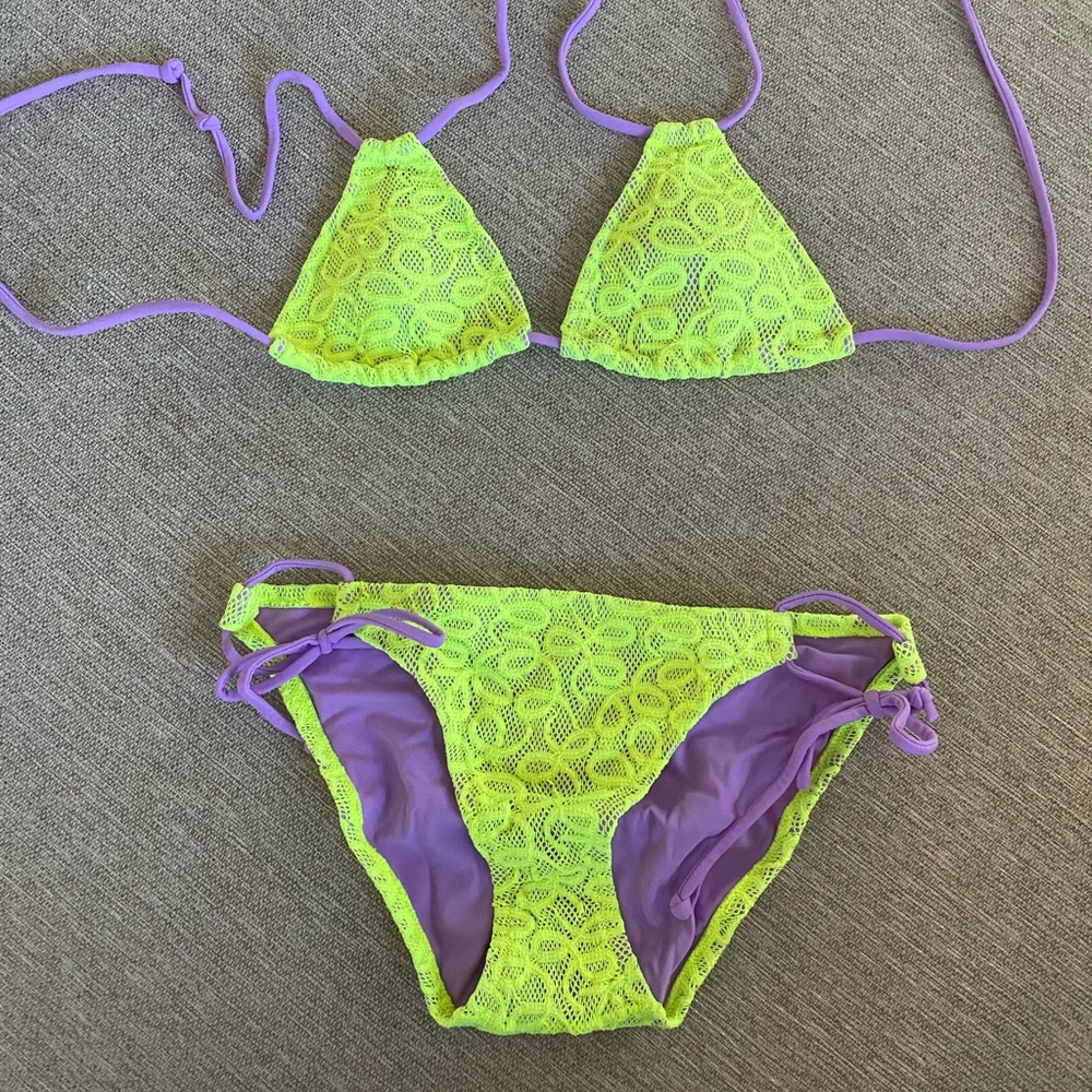 Victoria’s Secret bikini